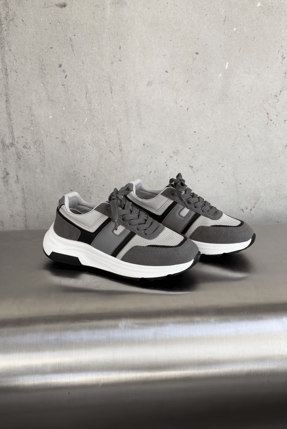 Boys V001 Runner - Grey - Vincentius