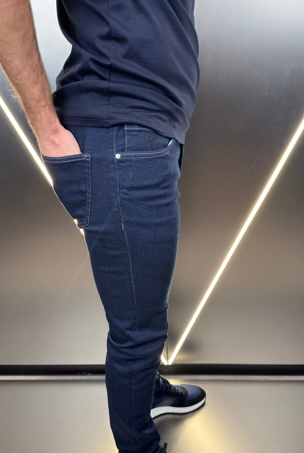 Classic Edition Tailored Fit Jean - Dark Blue - Vincentius