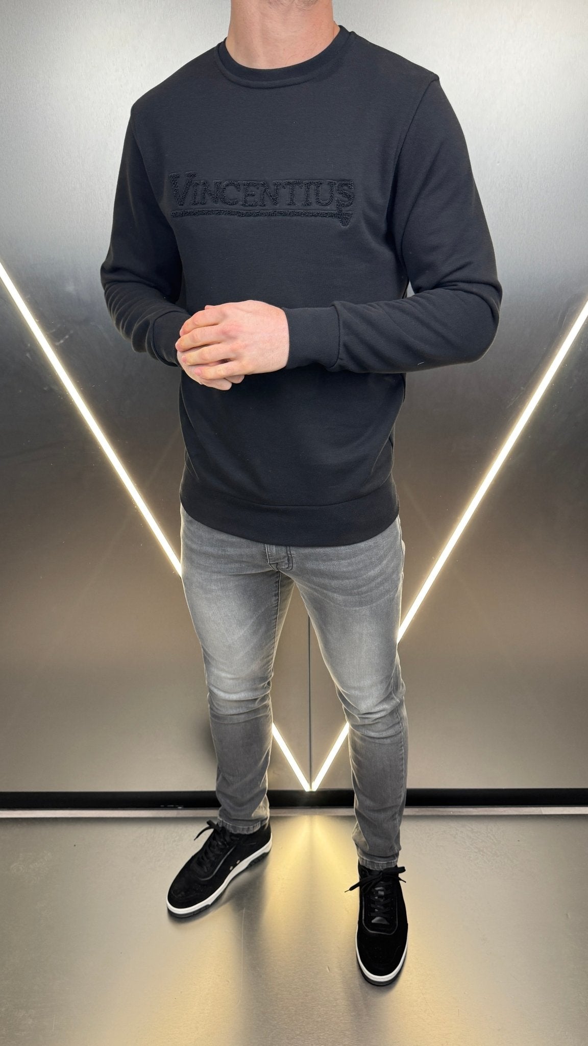 Luxury Boucle Logo Crew Neck Jumper - Black - Vincentius