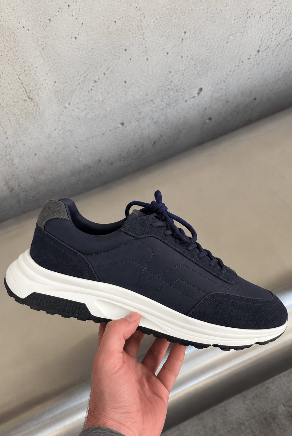 V003 Runner - Navy - Vincentius