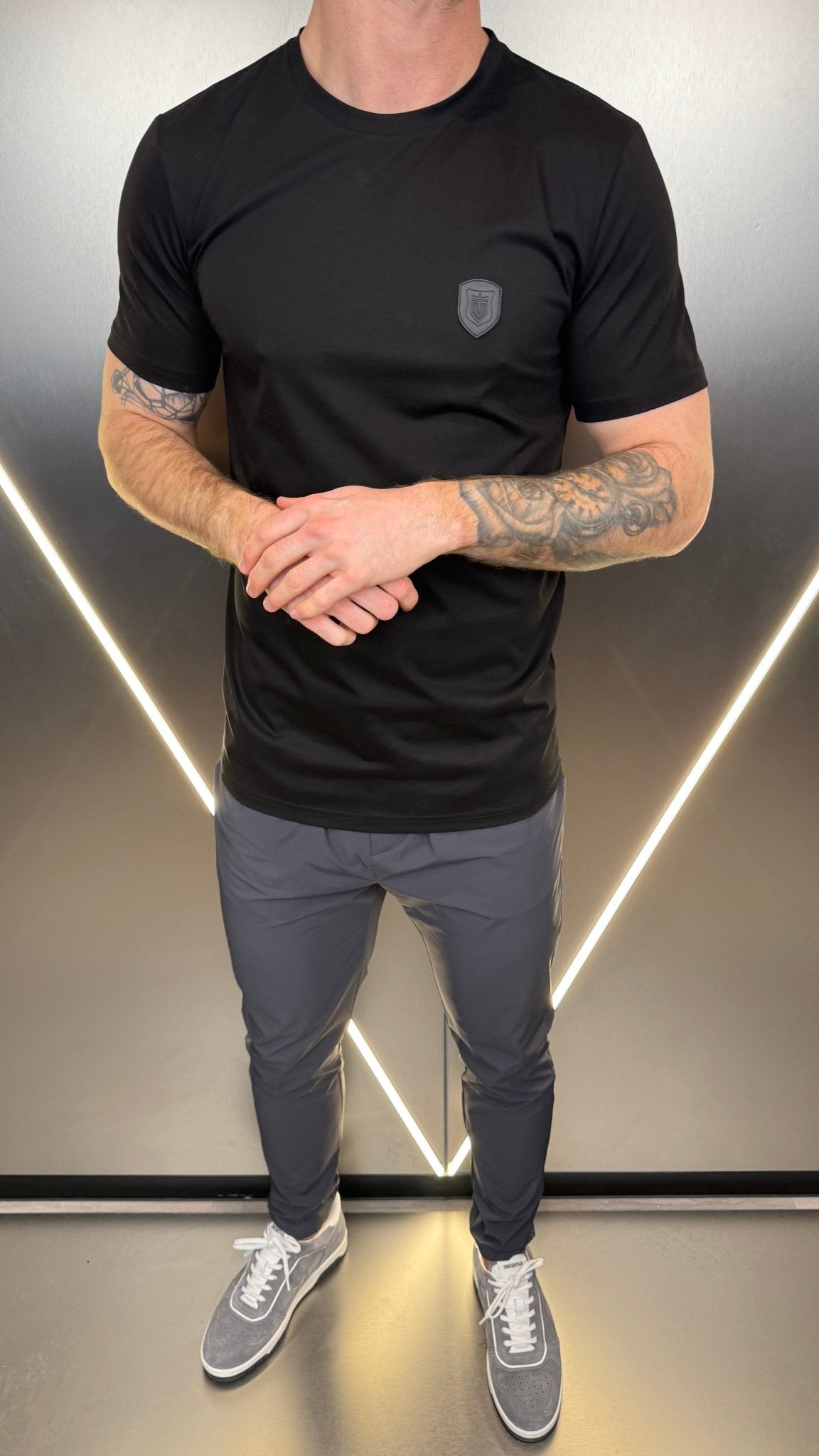 Vincentius Badge T-Shirt - Black - Vincentius