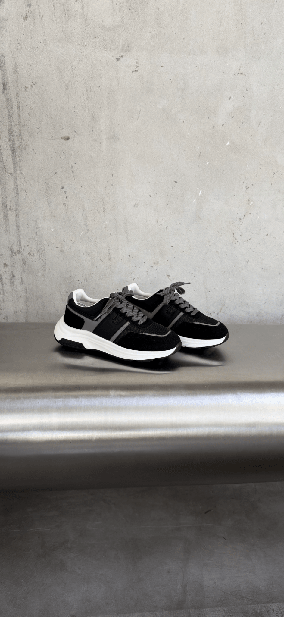 Boys V001 Runner - Black/Grey - Vincentius