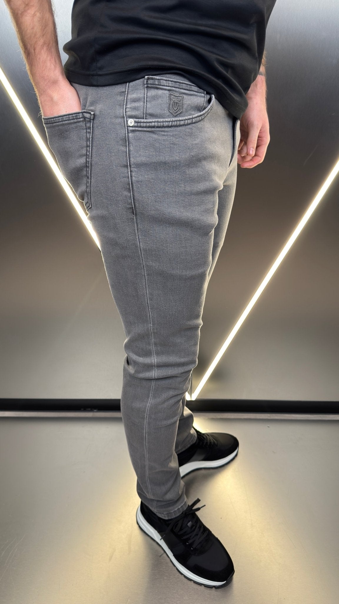 Classic Edition Tailored Fit Jean - Dark Grey - Vincentius