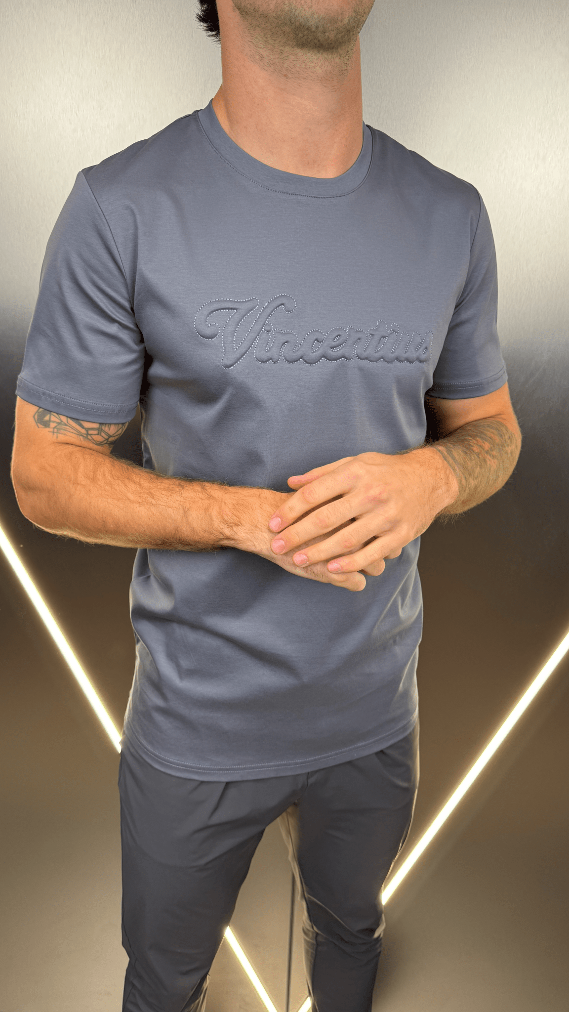Luxury Embossed Tonal Logo T-Shirt - Ombre - Vincentius