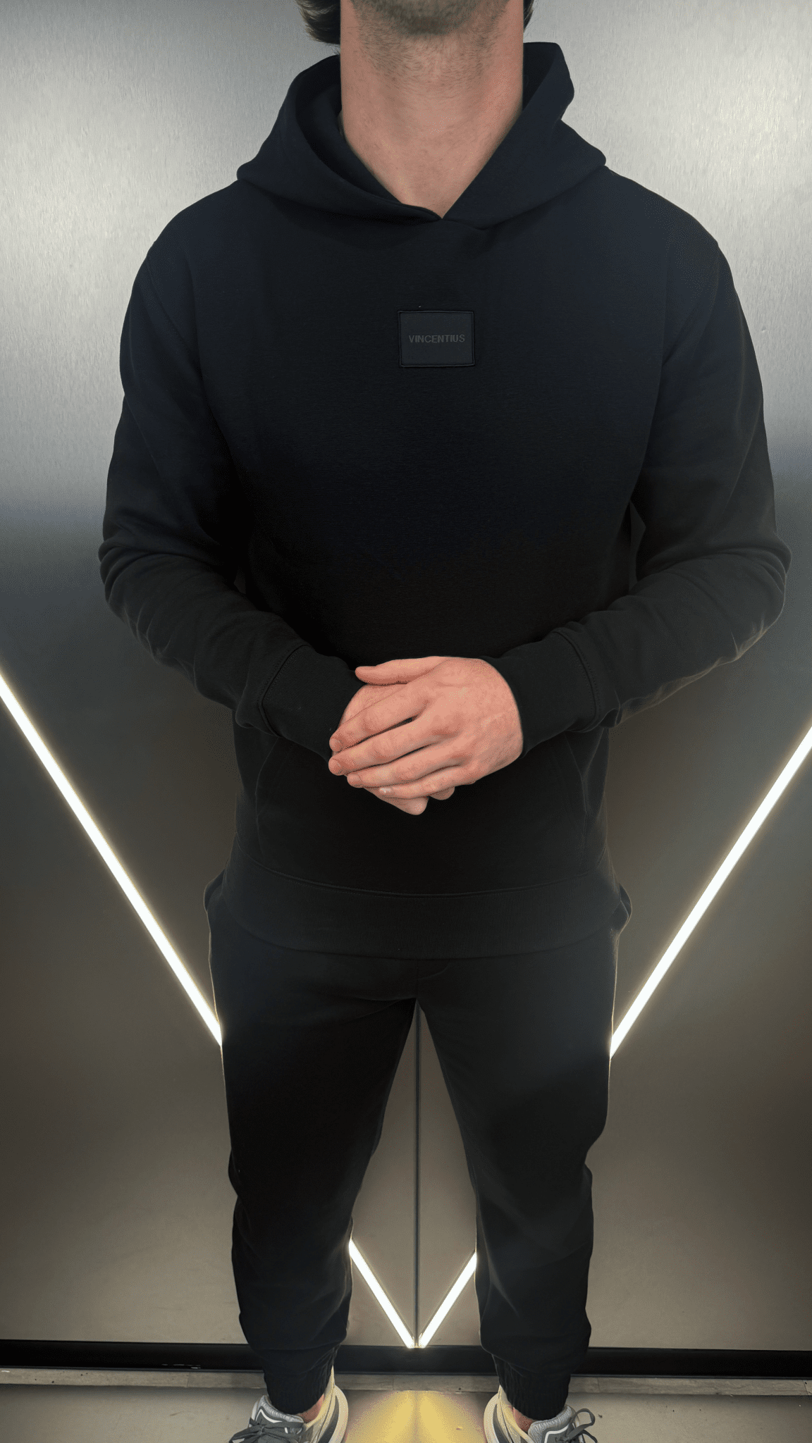 Tonal Badge Every Day Tracksuit - Black - Vincentius