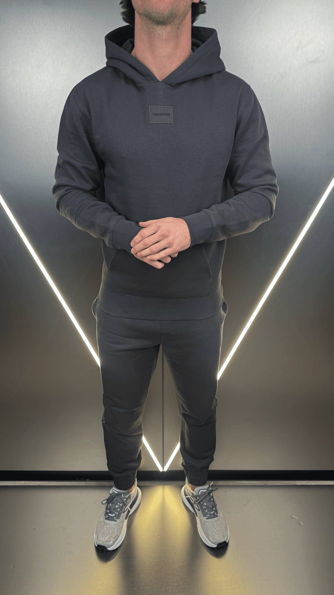 Tonal Badge Every Day Tracksuit - Charcoal - Vincentius