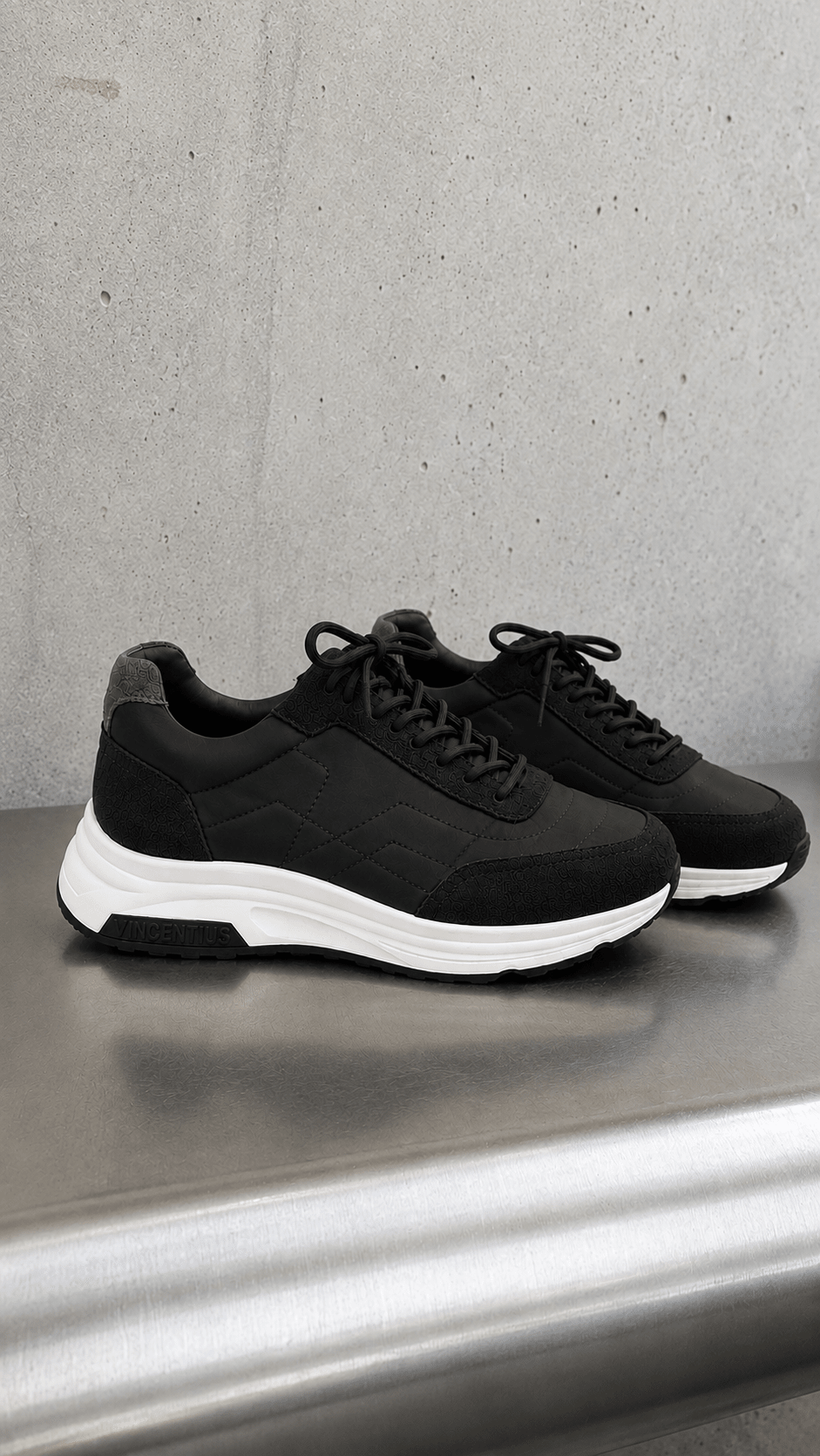 V003 Runner - Black - Vincentius