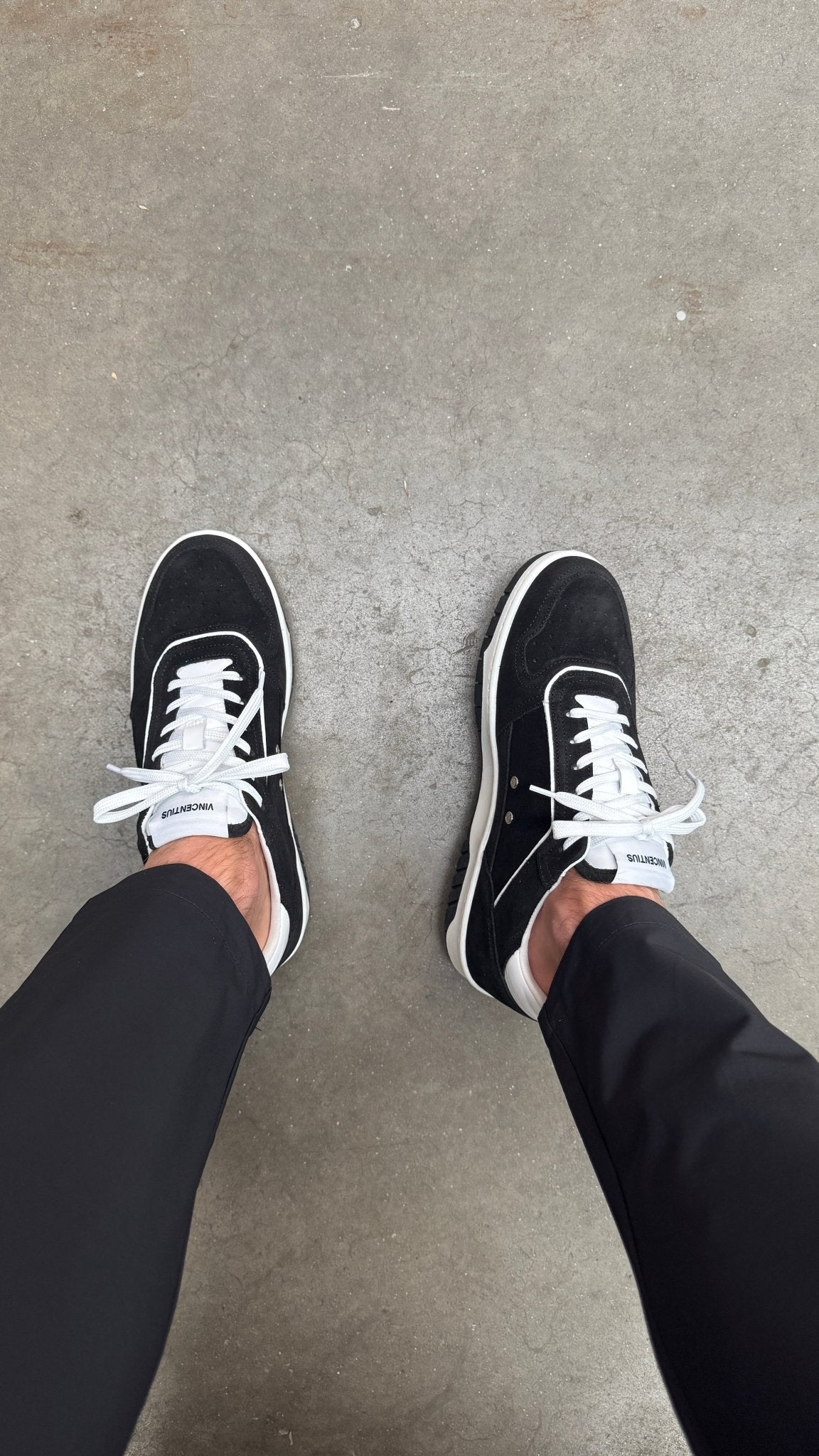 V8 Black/White - Vincentius